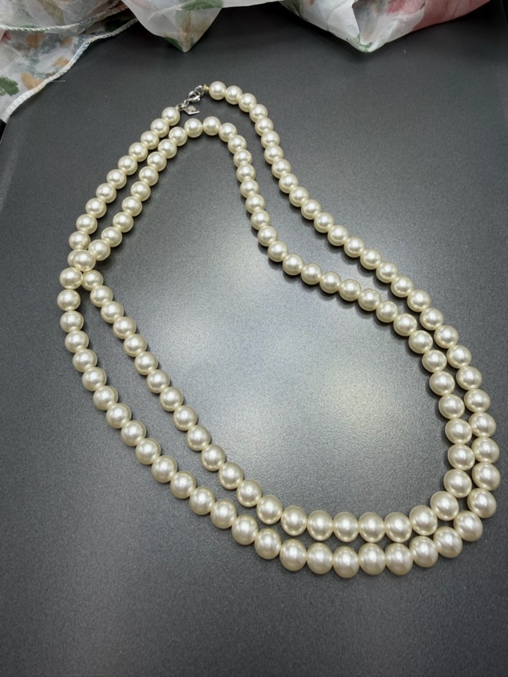 😎50% off Vintage Sarah Coventry Necklace - Cream Pearls#26SN - Picture 3 of 3